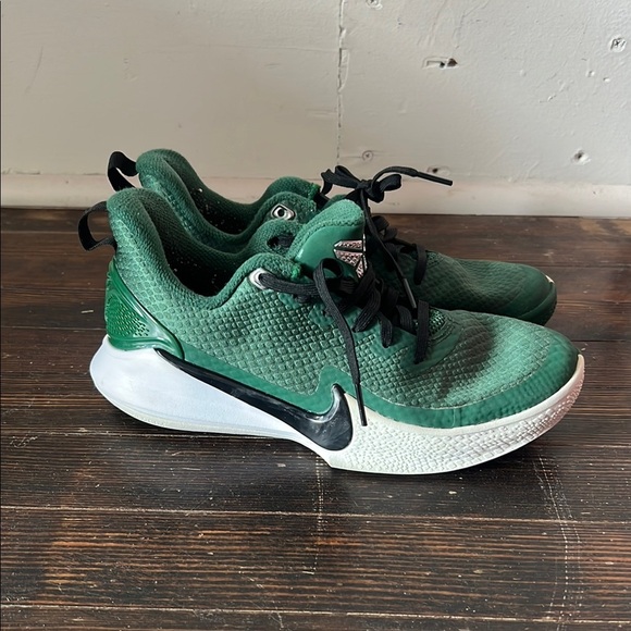 Nike Kobe Mamba Focus TB Gorge Green Youth 4.5 - Picture 1 of 7